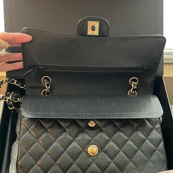 Brand New Chanel medium classic - Picture 3 of 7